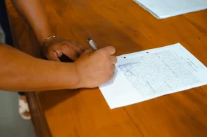 Assinatura de contrato público em junta de freguesia